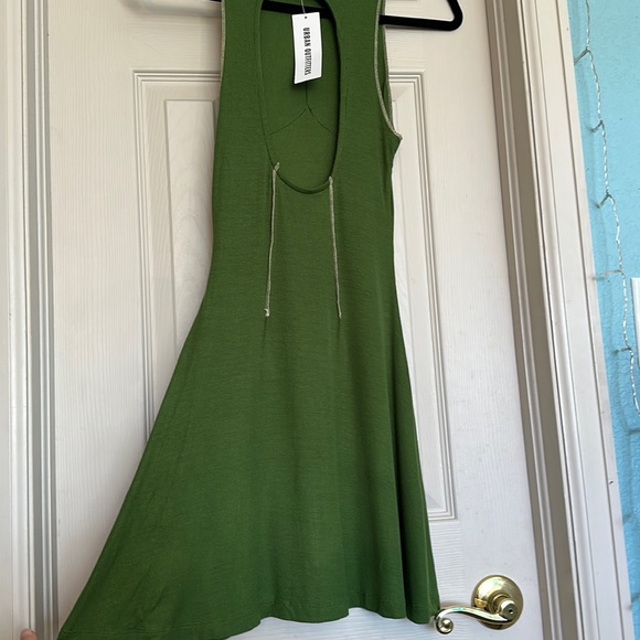 NWT Urban Outfitters green dress with cut out back, women’s small (S) - Picture 3 of 7